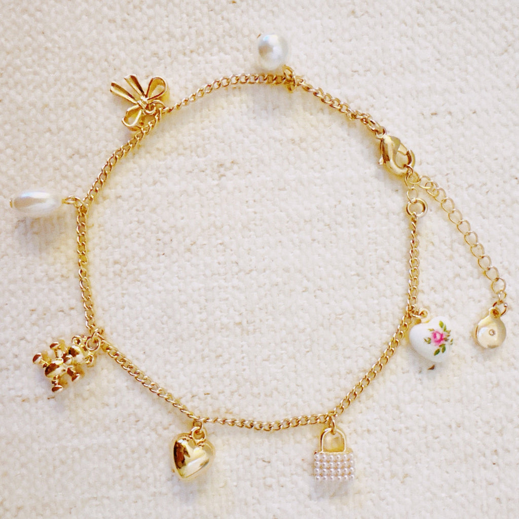 Bear & Bow Charm Anklet – Playful Gold Chain with Heartfelt Details-1