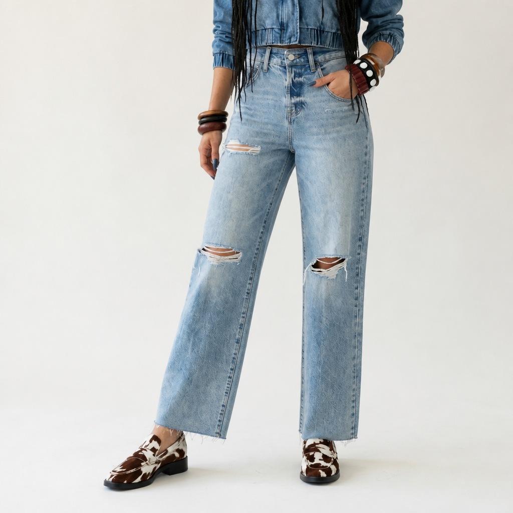 Daring Distressed Straight Leg Jeans